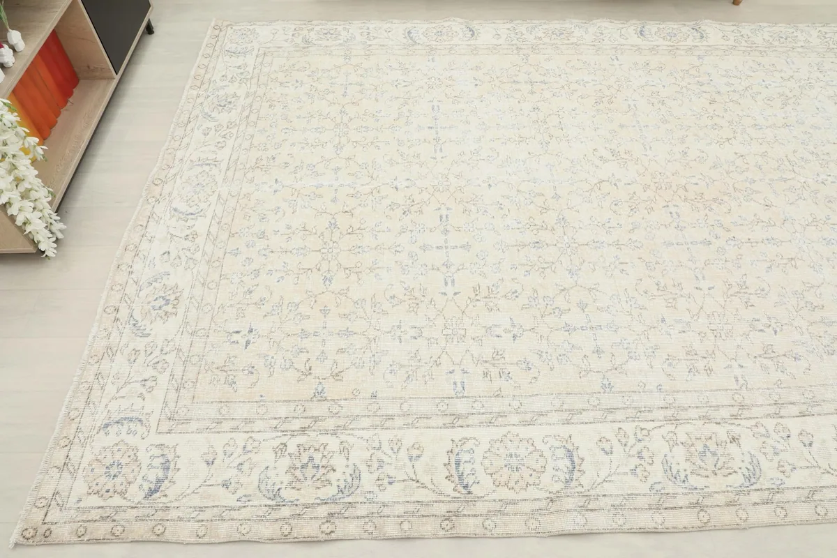 Angled shot of the rug's corner and side, showing overall pattern