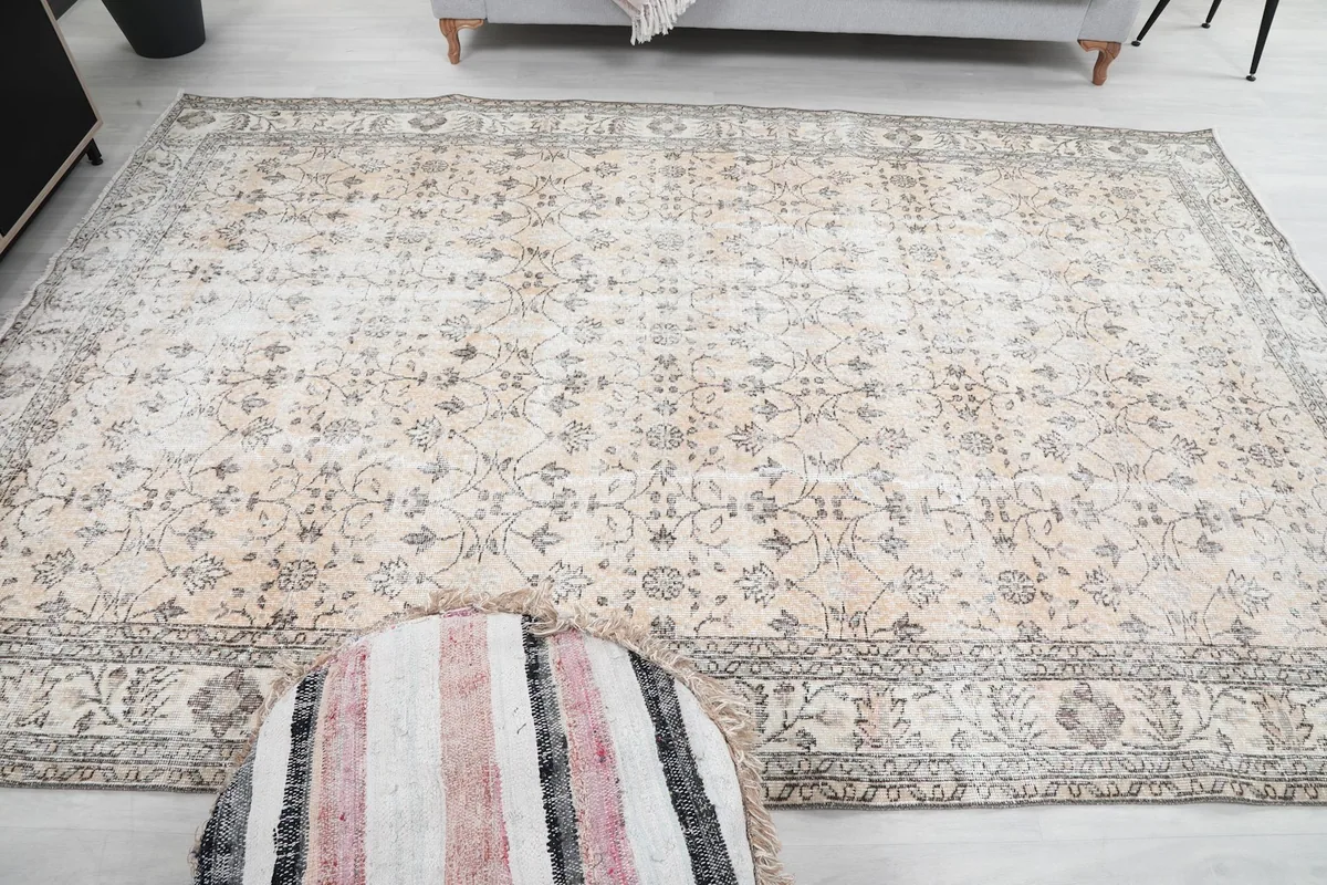 Overhead shot of the rug on the floor, showcasing its full size and pattern from above