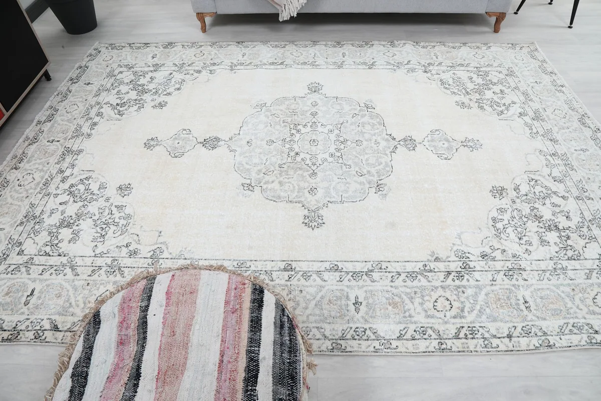 Overhead view of the rug, showcasing the full medallion and border design