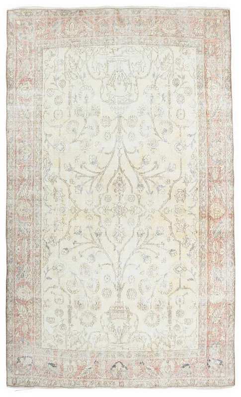 Full top view of the 7x10 ivory and rust vintage Anatolian area rug