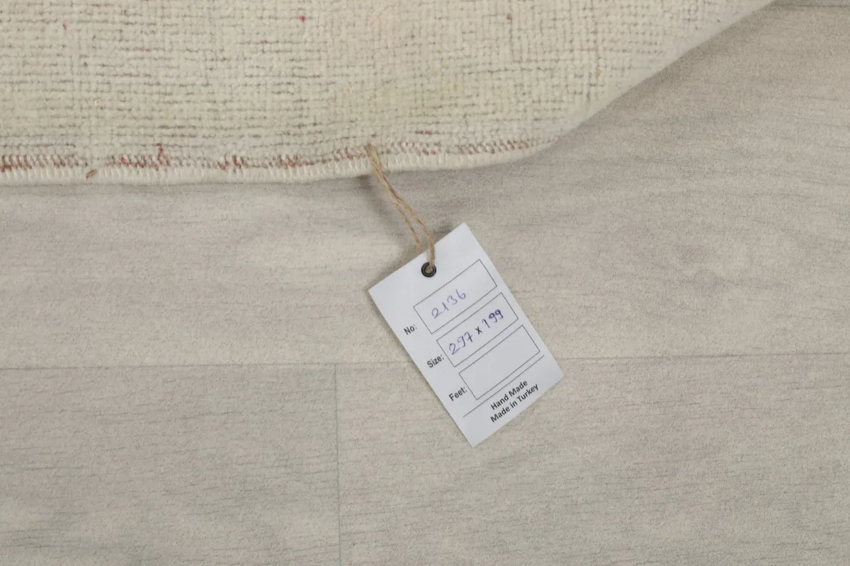 Product tag displaying the rug's dimensions and origin