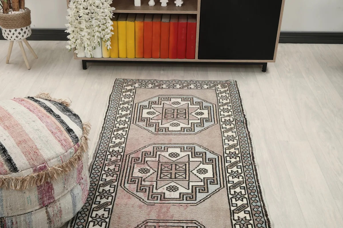 Overhead view of a section of the runner in a room, highlighting the repeating patterns