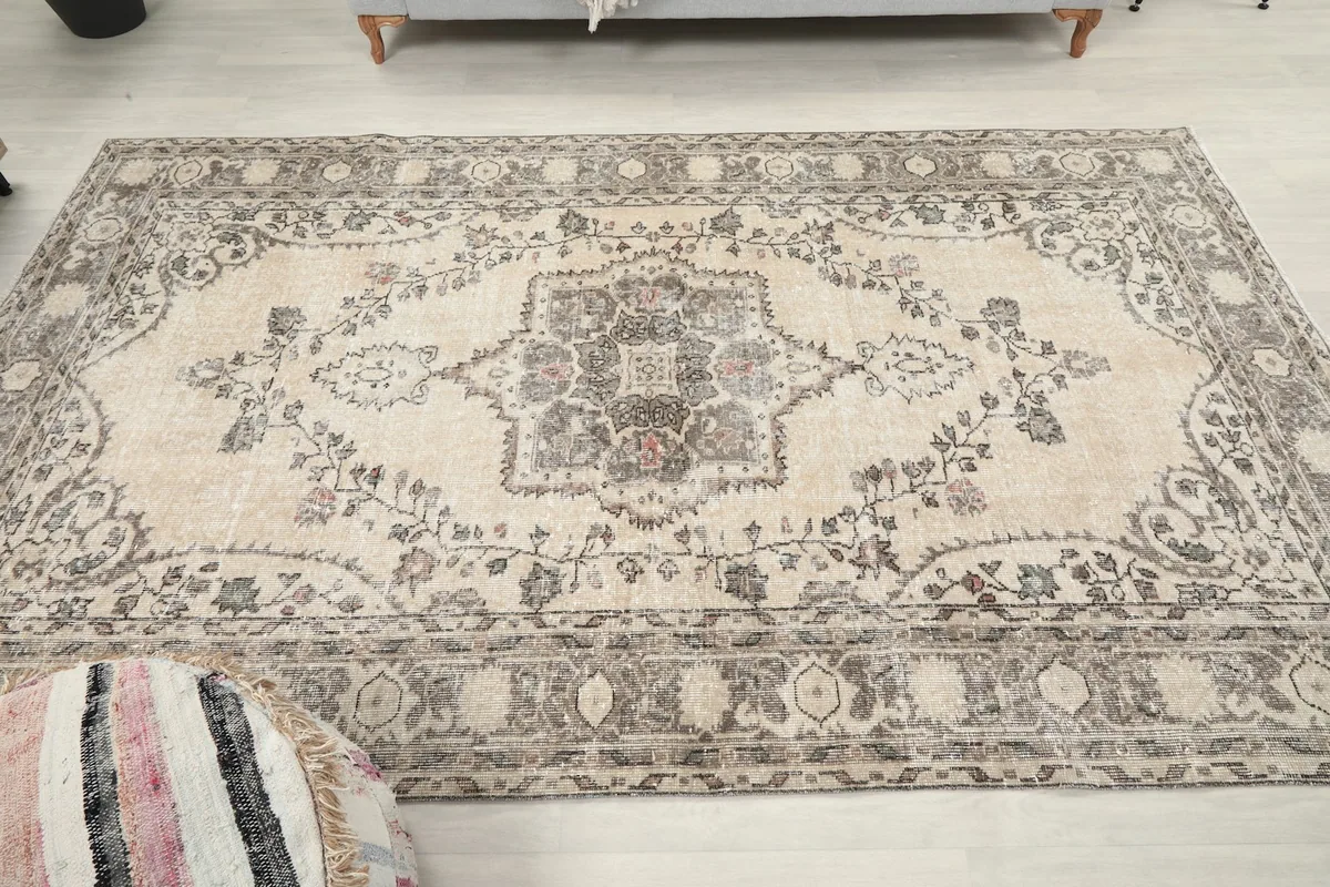 Overhead perspective of the entire rug, emphasizing its rectangular shape and design.