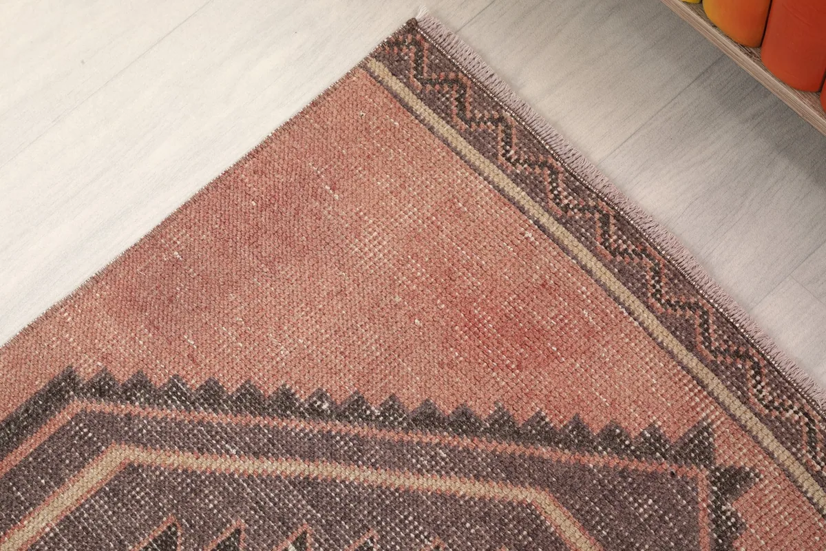 Detailed view of the runner's side border, showcasing the subtle pattern and color blend.