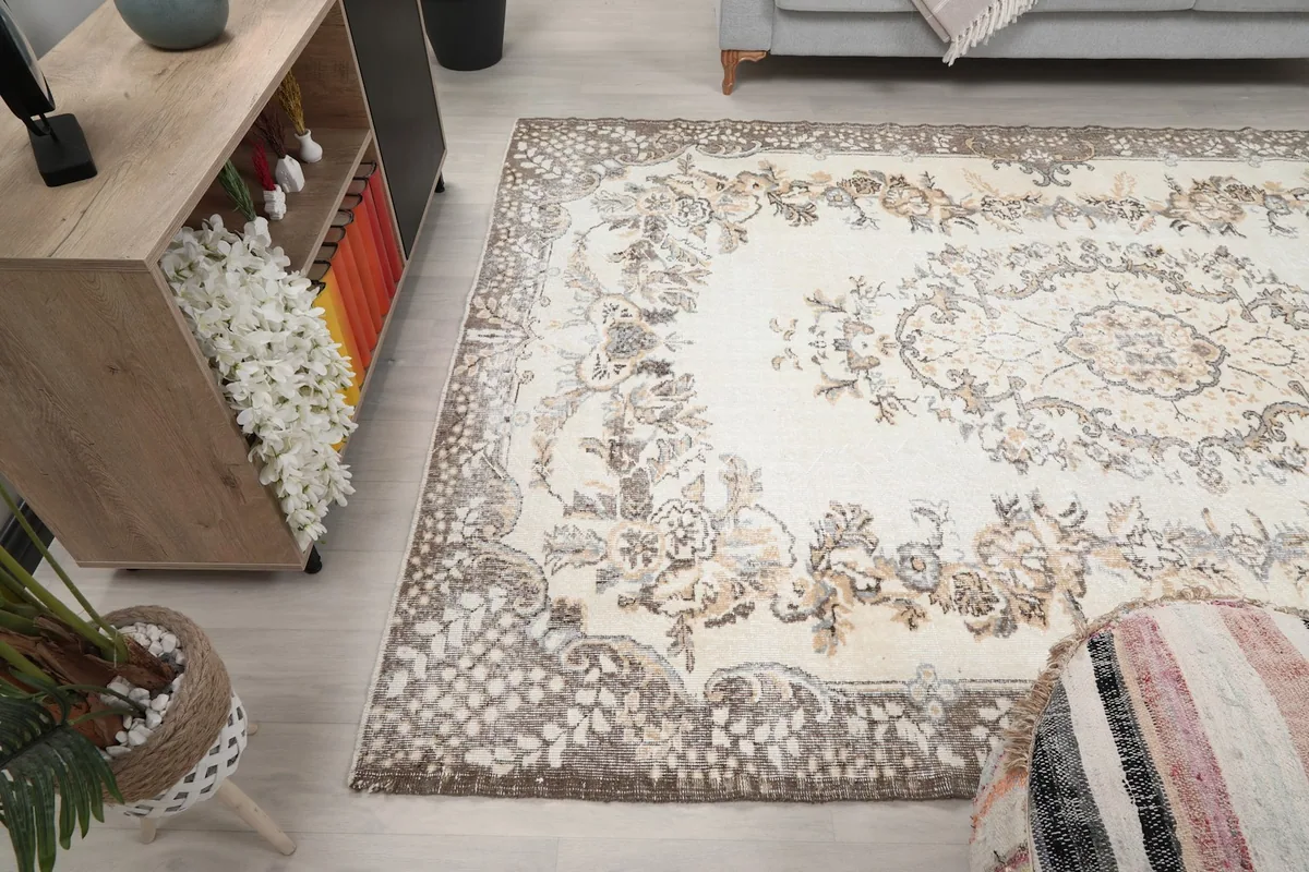 Angled view of the rug's side, showing the full design and border