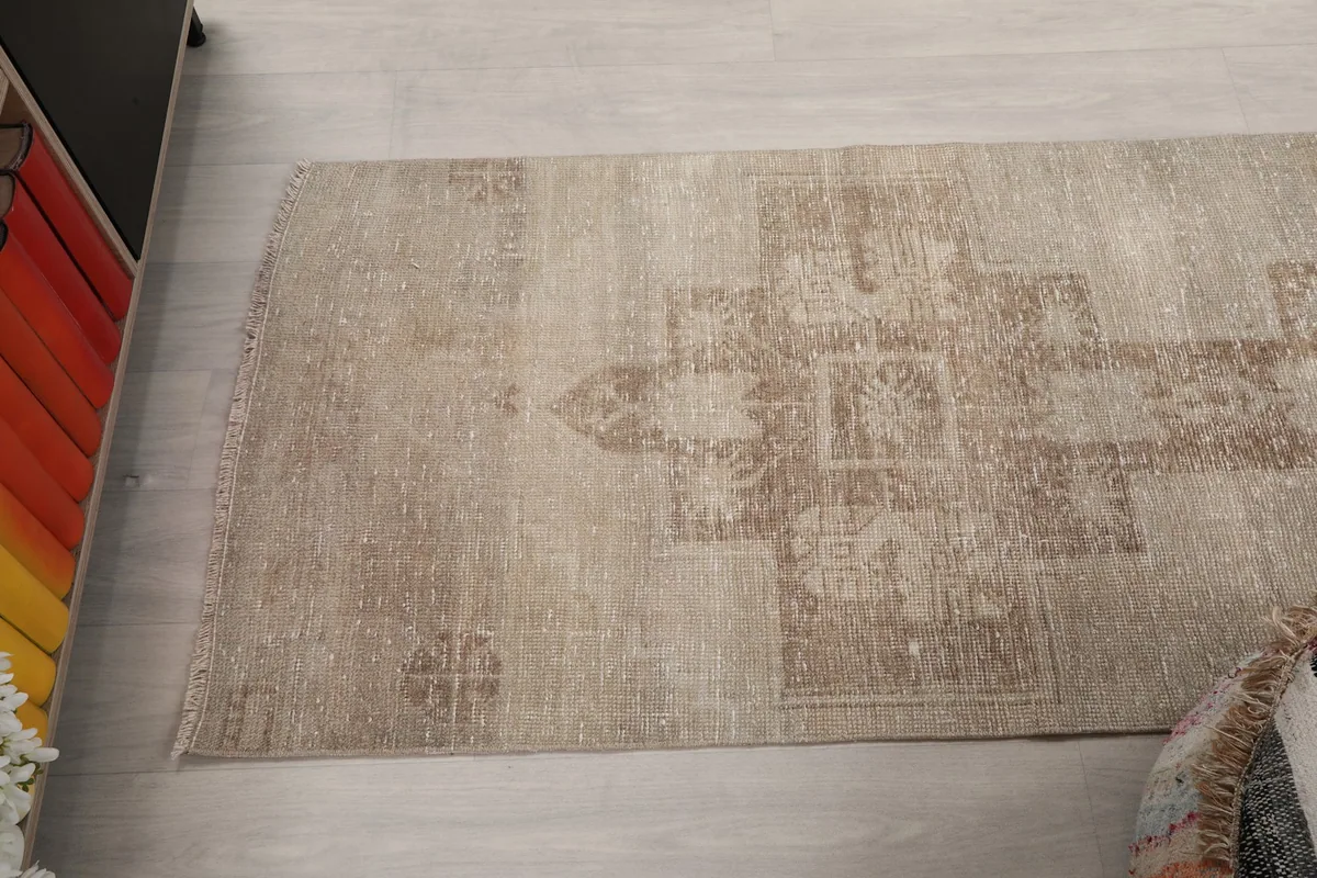 Overhead view of a section of the runner, showing the overall pattern repetition