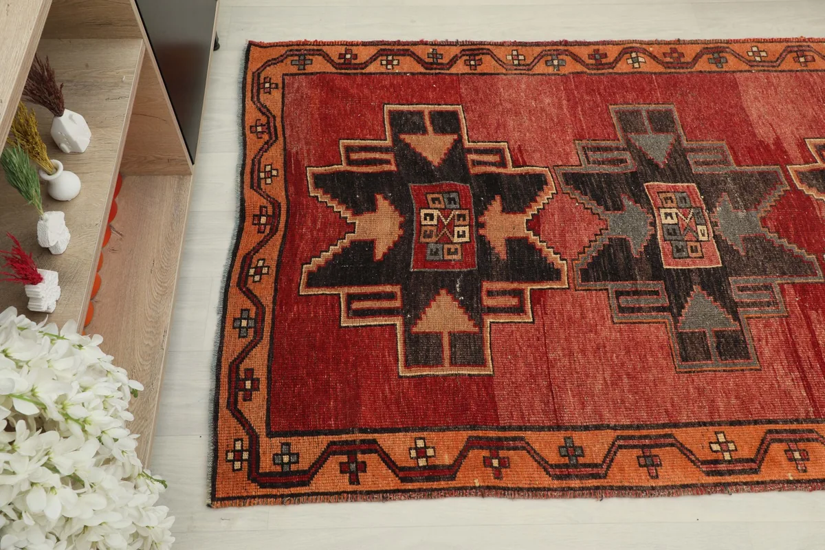 Overhead angle view of the runner's design and color variations
