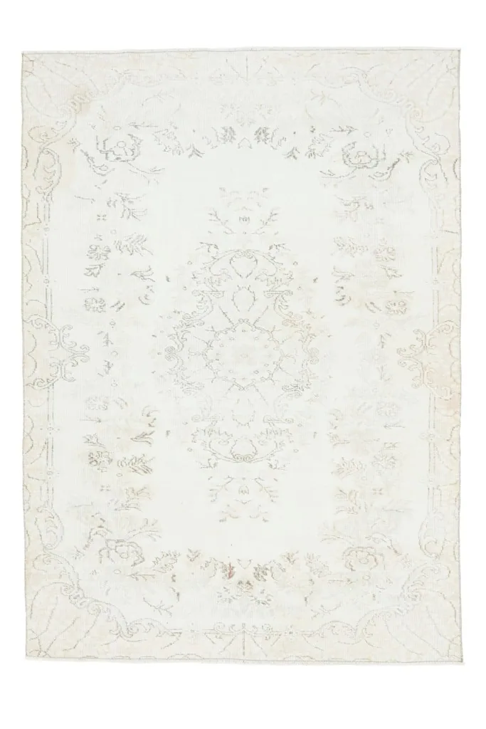 Full overhead view of the ivory vintage rug from a slightly different angle