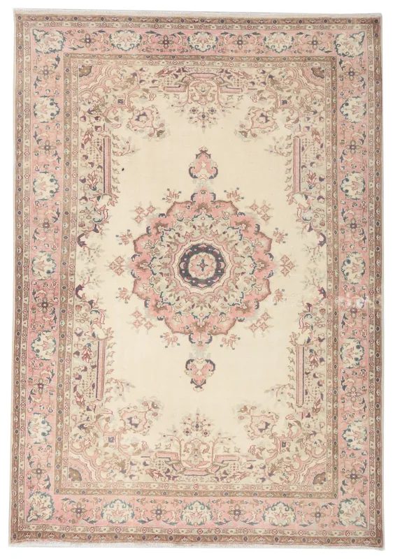 Full top view of the 4x6 ivory and rose vintage Anatolian rug