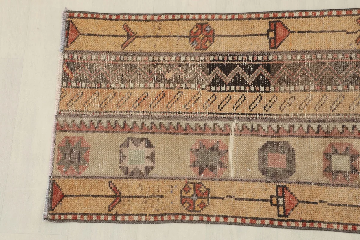 Overhead view of the other end of the runner, showing pattern and color variations