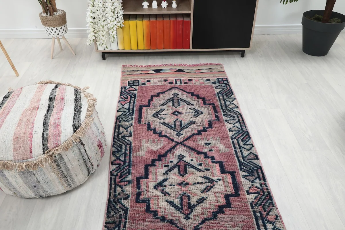 Overhead view of the rug in a room setting, focusing on the center portion