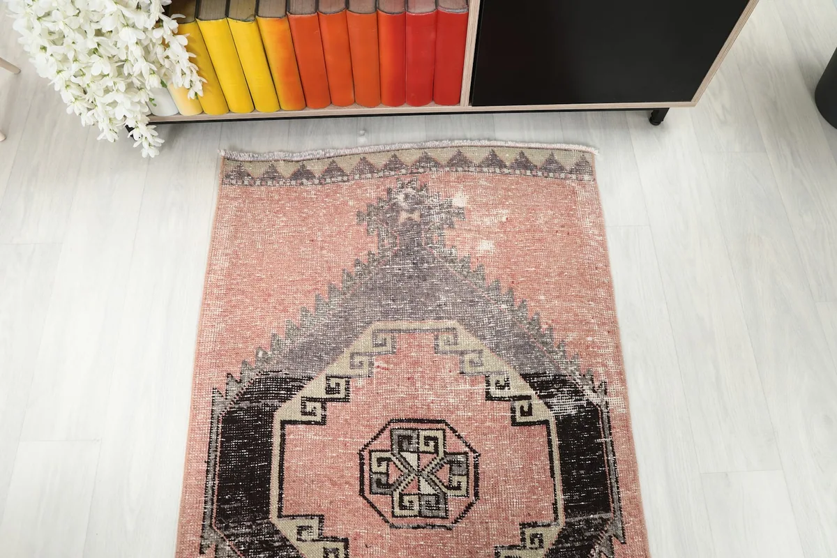 Overhead shot of a section of the runner, emphasizing the repeating geometric design elements