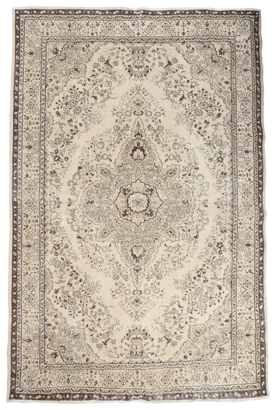 Full top view of the 6'11" x 10'4" ivory and charcoal vintage Anatolian area rug